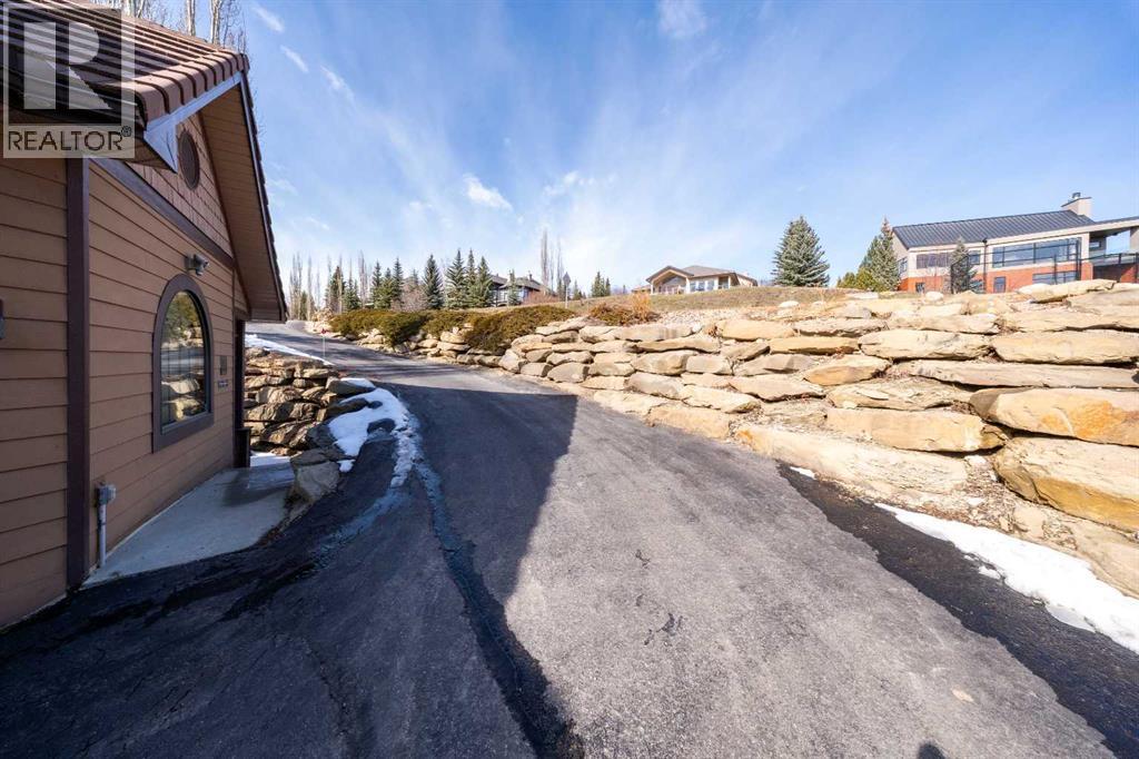 39 Slopes Grove Sw, Calgary, Alberta  T3H 3Y6 - Photo 3 - A2299187