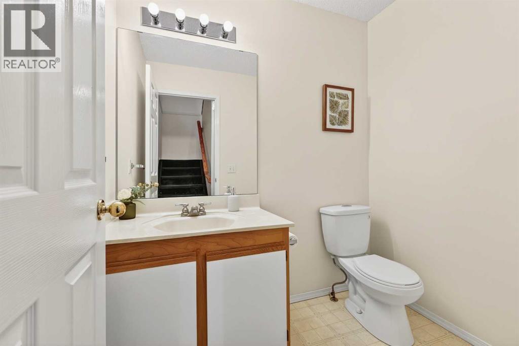 404 Hawkstone Manor Nw, Calgary, Alberta  T3G 3X2 - Photo 23 - A2301076