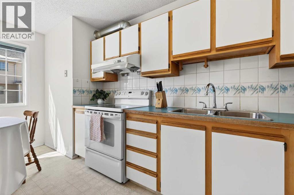 404 Hawkstone Manor Nw, Calgary, Alberta  T3G 3X2 - Photo 17 - A2301076