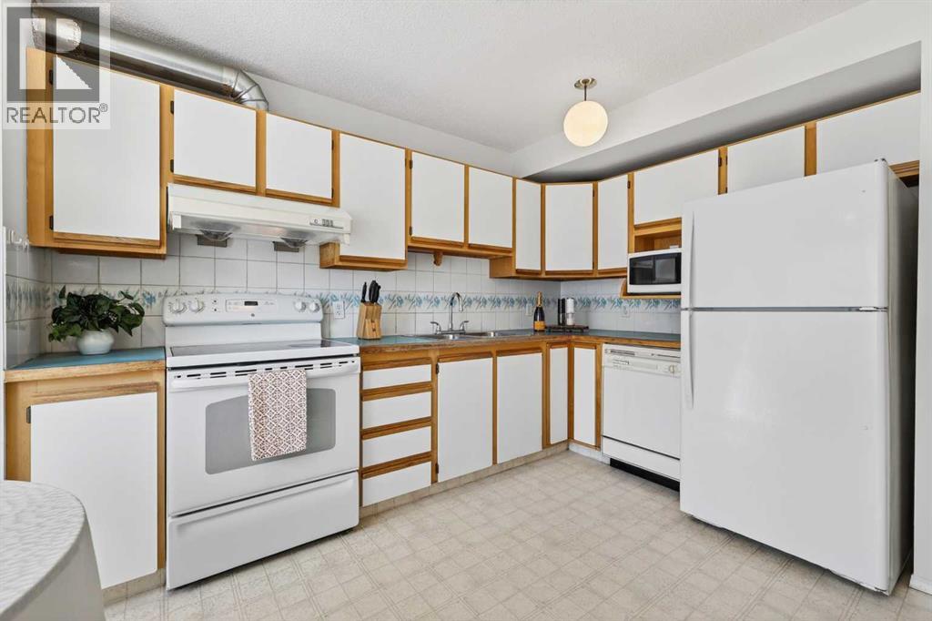 404 Hawkstone Manor Nw, Calgary, Alberta  T3G 3X2 - Photo 16 - A2301076