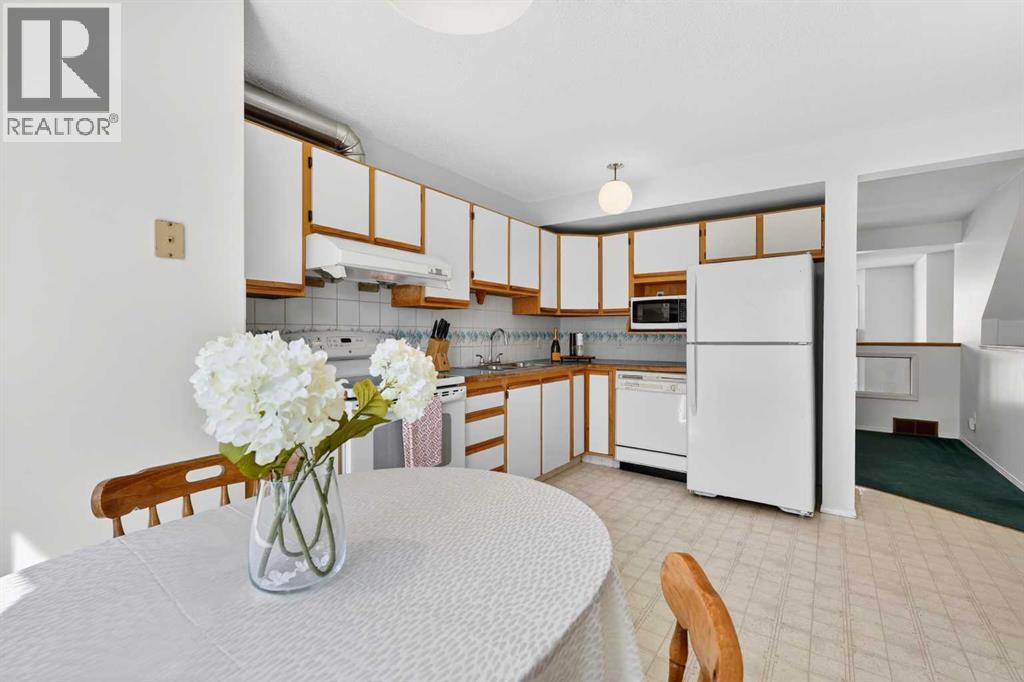 404 Hawkstone Manor Nw, Calgary, Alberta  T3G 3X2 - Photo 21 - A2301076