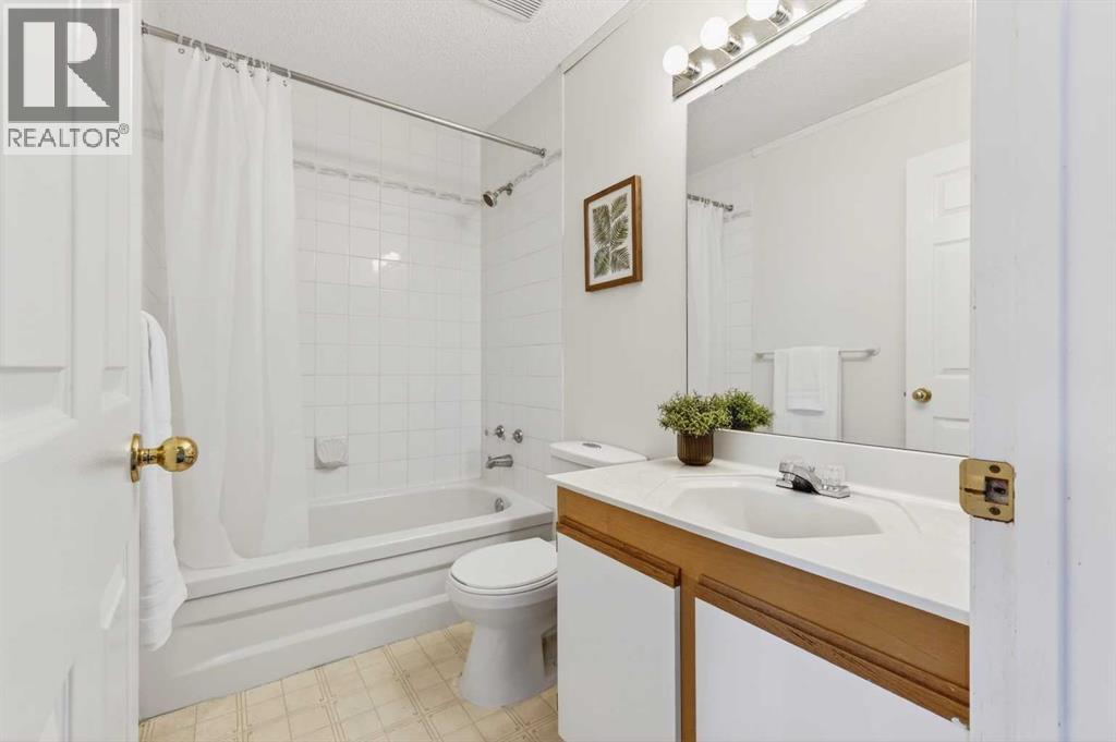 404 Hawkstone Manor Nw, Calgary, Alberta  T3G 3X2 - Photo 31 - A2301076