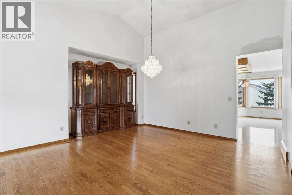 163 Sandringham Road NW, Calgary, Alberta  T3K 3Y5 - Photo 8 - A2302839