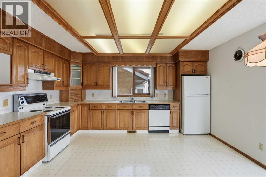 163 Sandringham Road NW, Calgary, Alberta  T3K 3Y5 - Photo 13 - A2302839