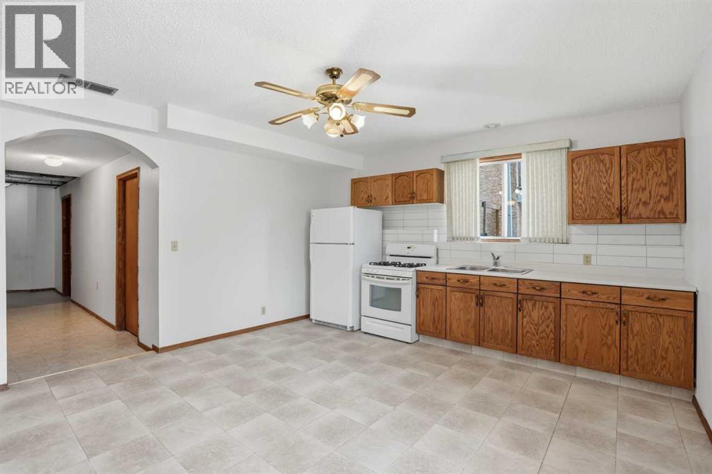 163 Sandringham Road NW, Calgary, Alberta  T3K 3Y5 - Photo 34 - A2302839