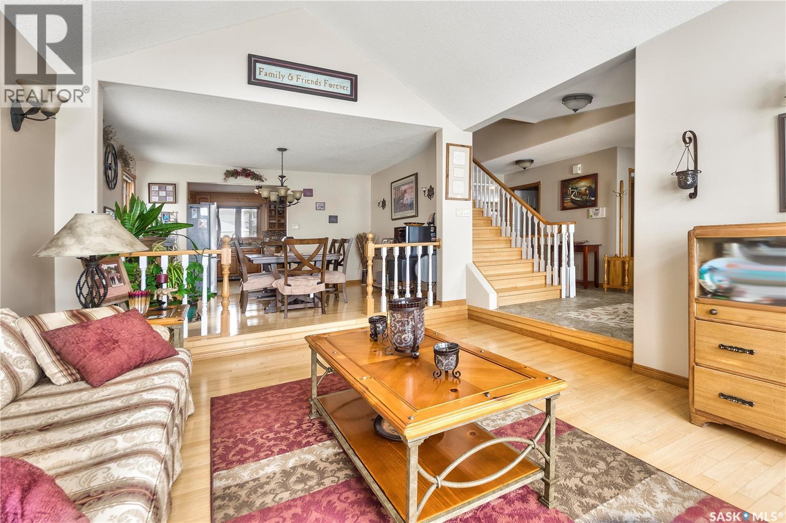 645 Aaron Drive, Prince Albert, Saskatchewan  S6V 8C3 - Photo 3 - SK033245