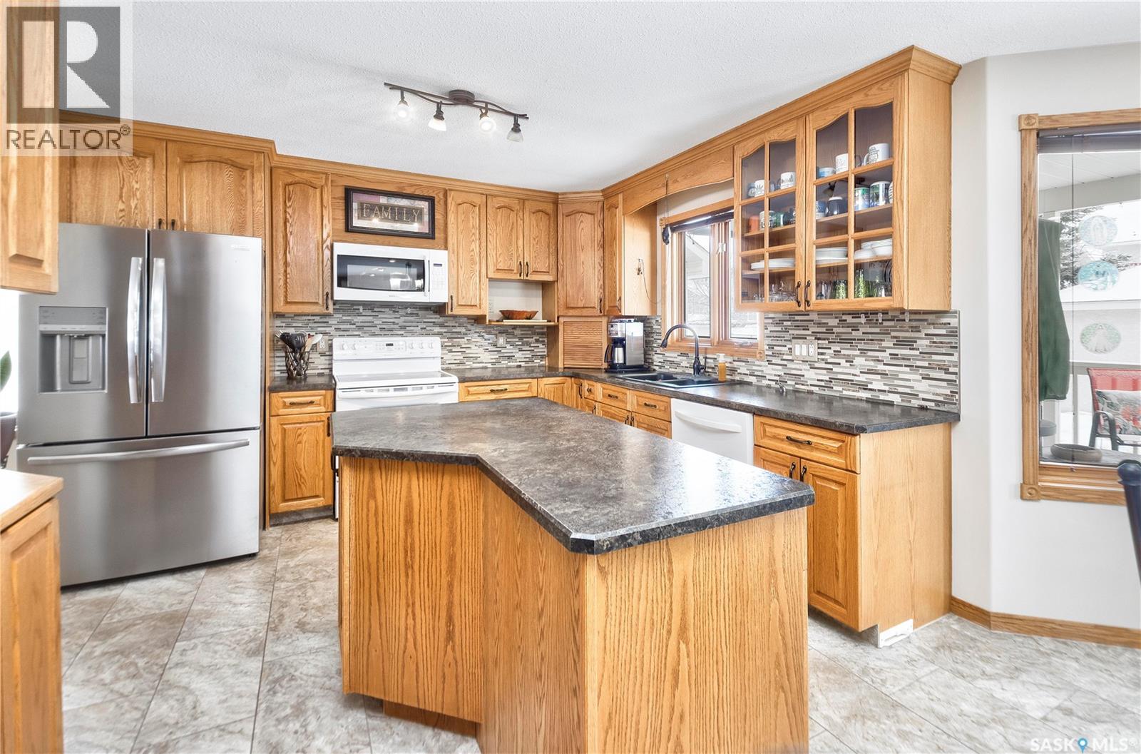 645 Aaron Drive, Prince Albert, Saskatchewan  S6V 8C3 - Photo 8 - SK033245