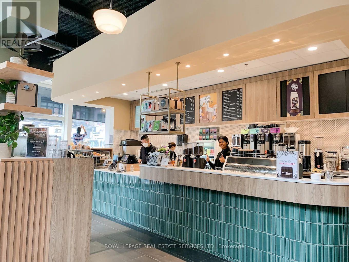 8 Wellesley Street, Toronto, Ontario  M4Y 1G2 - Photo 2 - C12998408