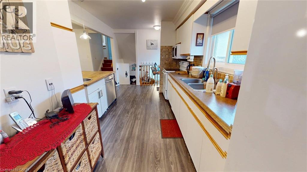 48 Tamvale Crescent, Kitchener, Ontario  N2E 3K7 - Photo 3 - 40817941