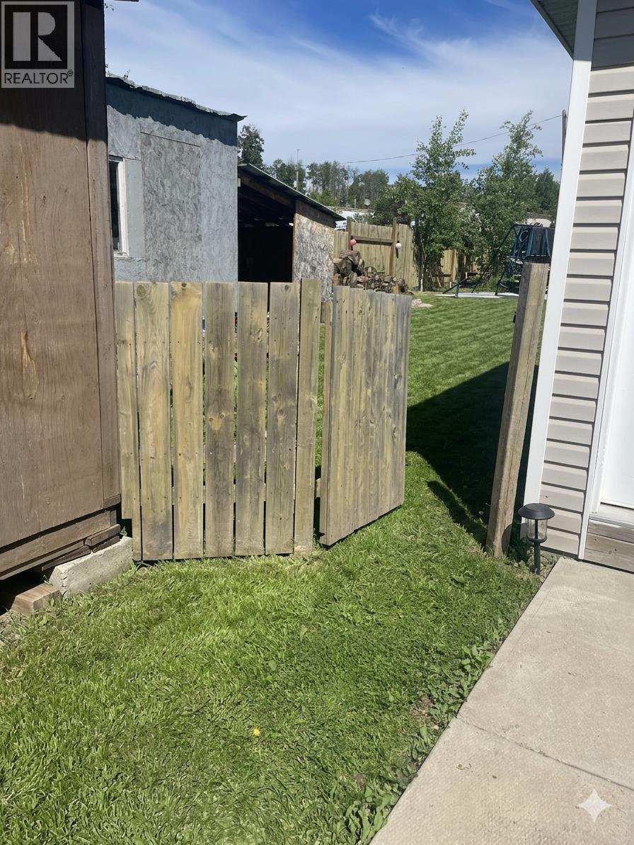 8 12842 Old Hope Road, Charlie Lake, British Columbia  V0C 1H0 - Photo 4 - R3112810