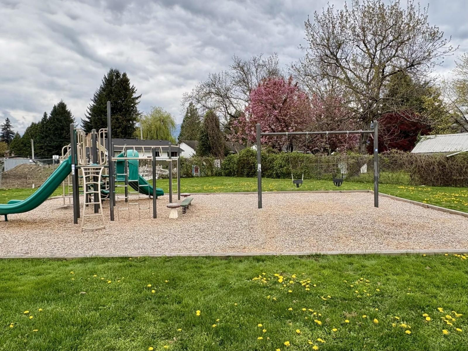 46675 Fraser Avenue, Chilliwack Proper East, Chilliwack, British Columbia  V2P 2L2 - Photo 18 - R3108309