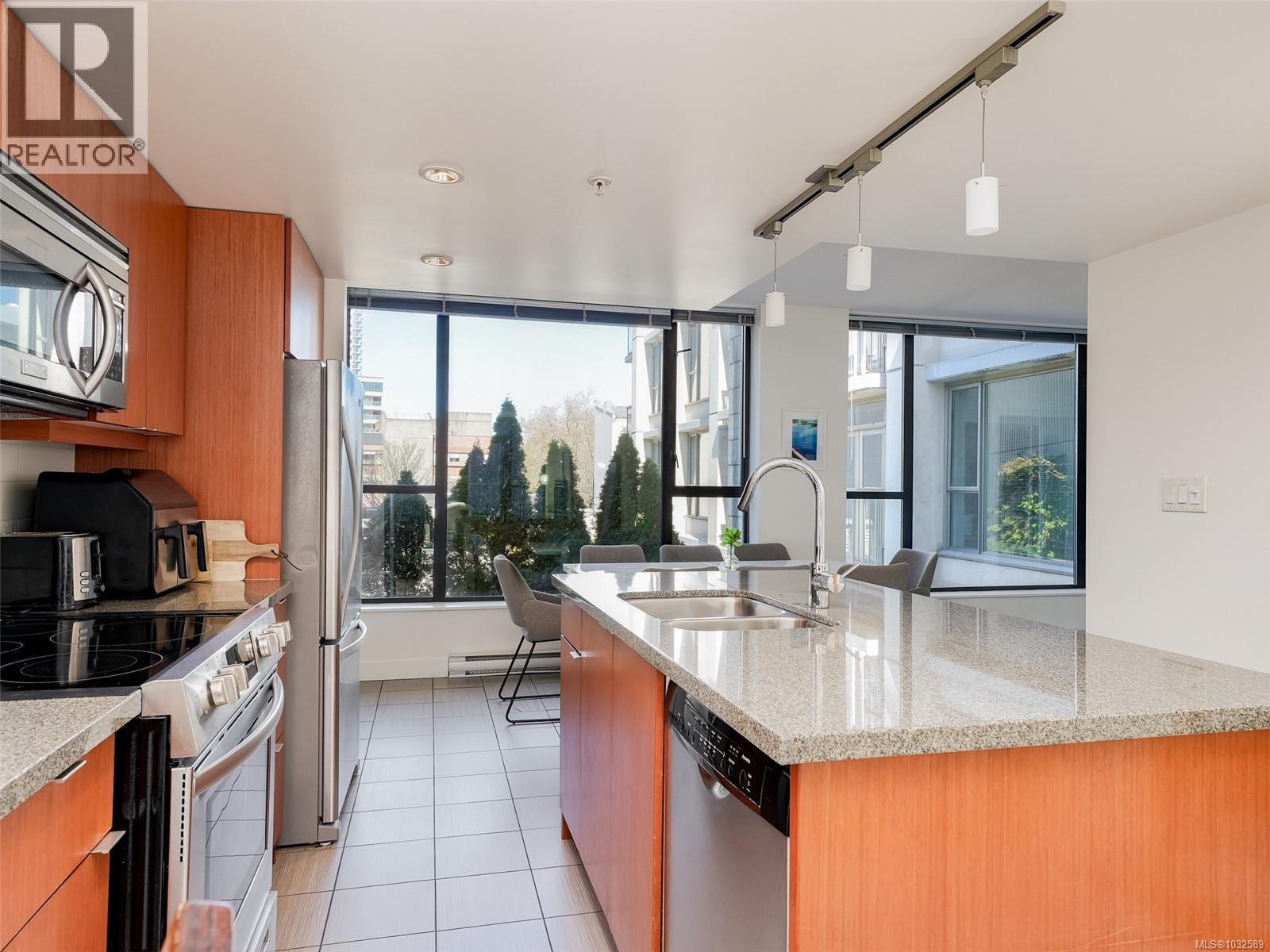 304 760 Johnson St, Victoria, British Columbia  V8W 0A4 - Photo 10 - 1032589