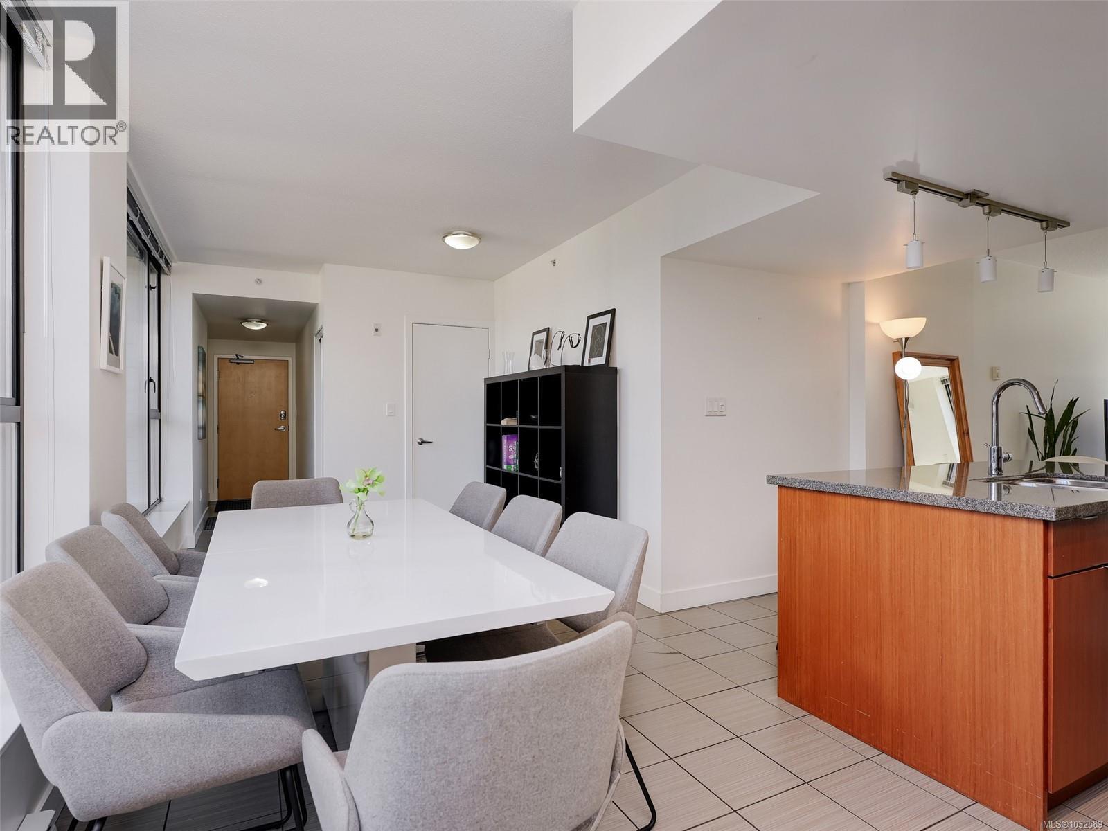 304 760 Johnson St, Victoria, British Columbia  V8W 0A4 - Photo 7 - 1032589