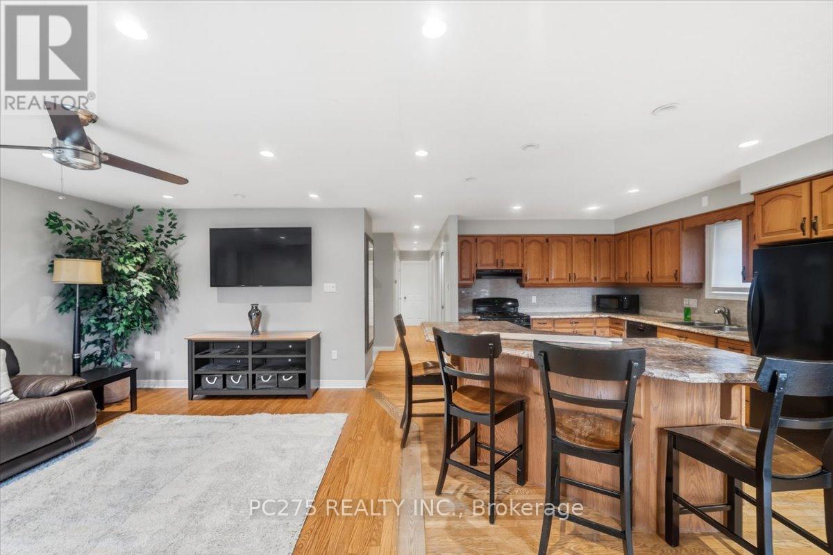 105 Gibson Crescent, Lucan Biddulph, Ontario  N0M 2J0 - Photo 5 - X13014704