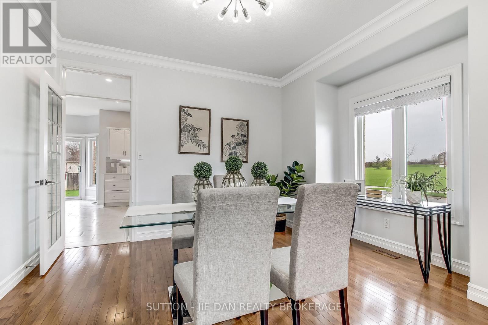 328 Plane Tree Drive, London North, Ontario  N6G 5J4 - Photo 5 - X13014834