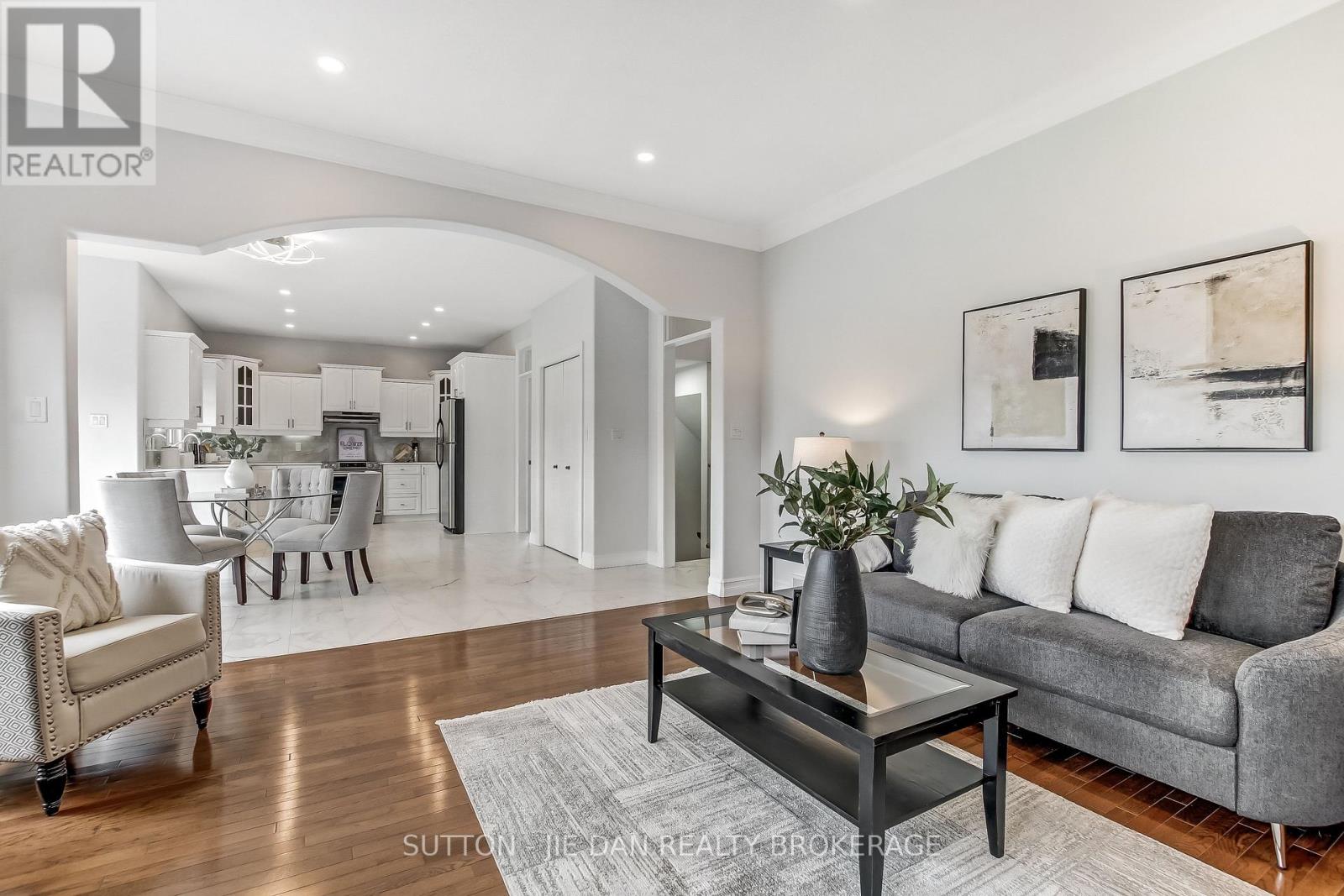 328 Plane Tree Drive, London North, Ontario  N6G 5J4 - Photo 8 - X13014834