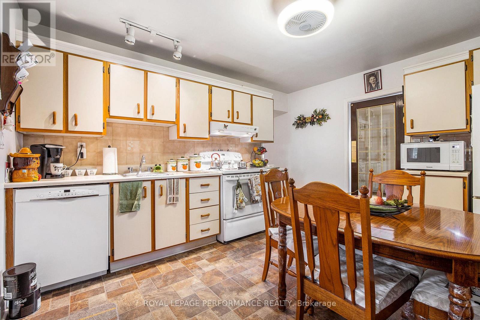 327-329 Shakespeare Street, Ottawa, Ontario  K1L 5M1 - Photo 10 - X13014692