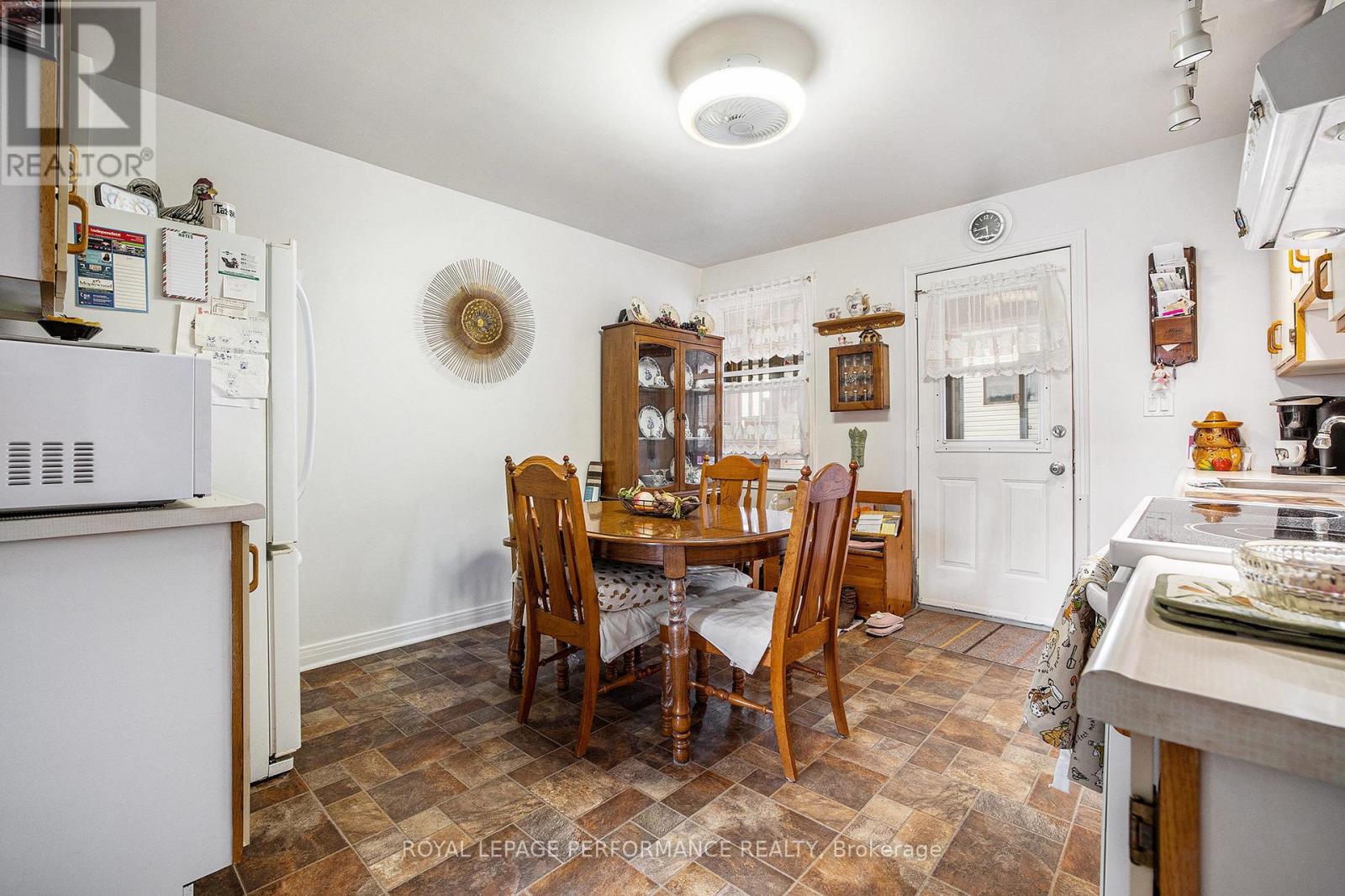 327-329 Shakespeare Street, Ottawa, Ontario  K1L 5M1 - Photo 9 - X13014692