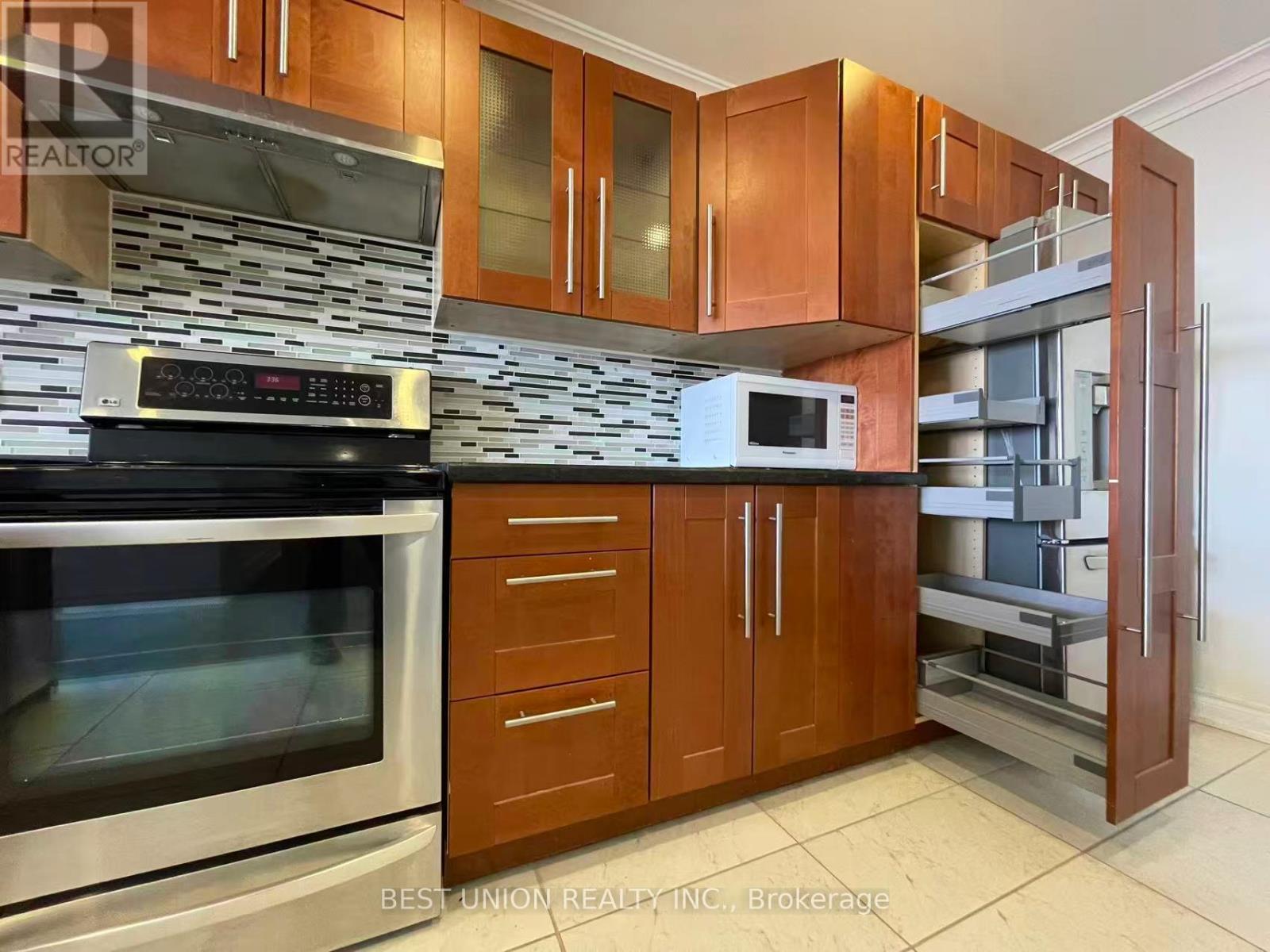 1705 - 45 Sunrise Avenue, Toronto, Ontario  M4A 2S3 - Photo 8 - C13014754