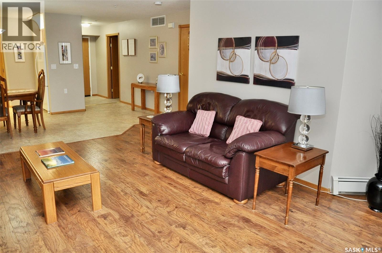 317 325 Keevil Crescent, Saskatoon, Saskatchewan  S7N 4R8 - Photo 8 - SK033048