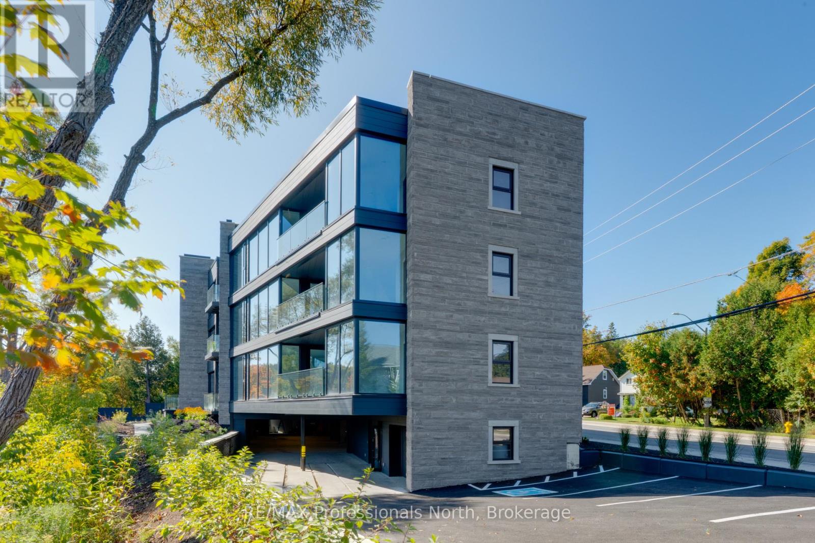 104 - 32 Brunel Road, Huntsville, Ontario  P1H 1P5 - Photo 2 - X13014720