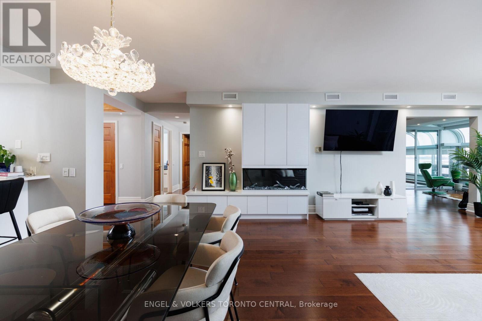 803e - 460 Queens Quay Way W, Toronto, Ontario  M5V 2Y5 - Photo 11 - C12998144