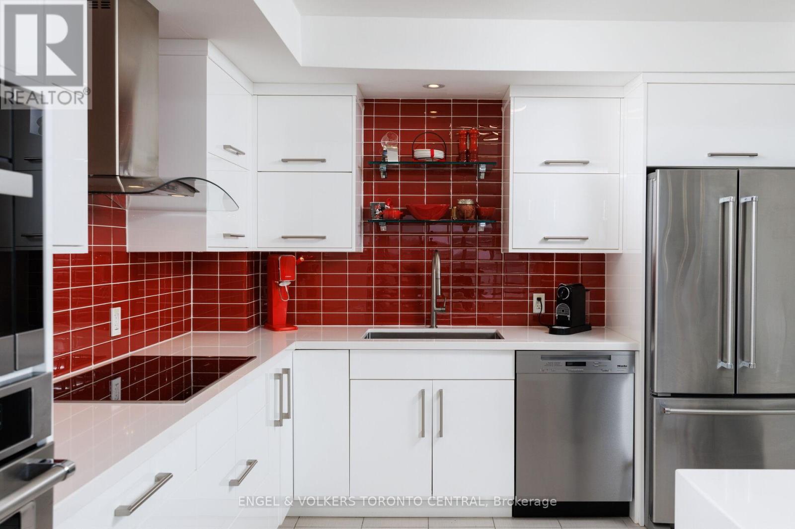 803e - 460 Queens Quay Way W, Toronto, Ontario  M5V 2Y5 - Photo 18 - C12998144