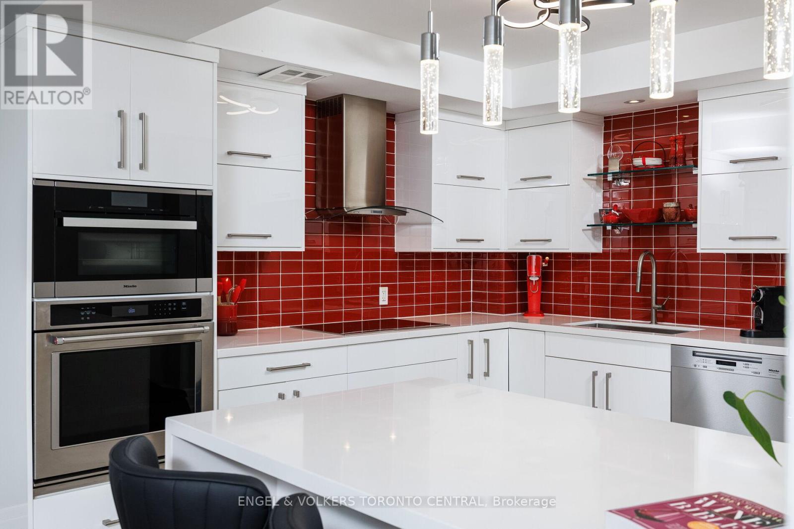 803e - 460 Queens Quay Way W, Toronto, Ontario  M5V 2Y5 - Photo 19 - C12998144