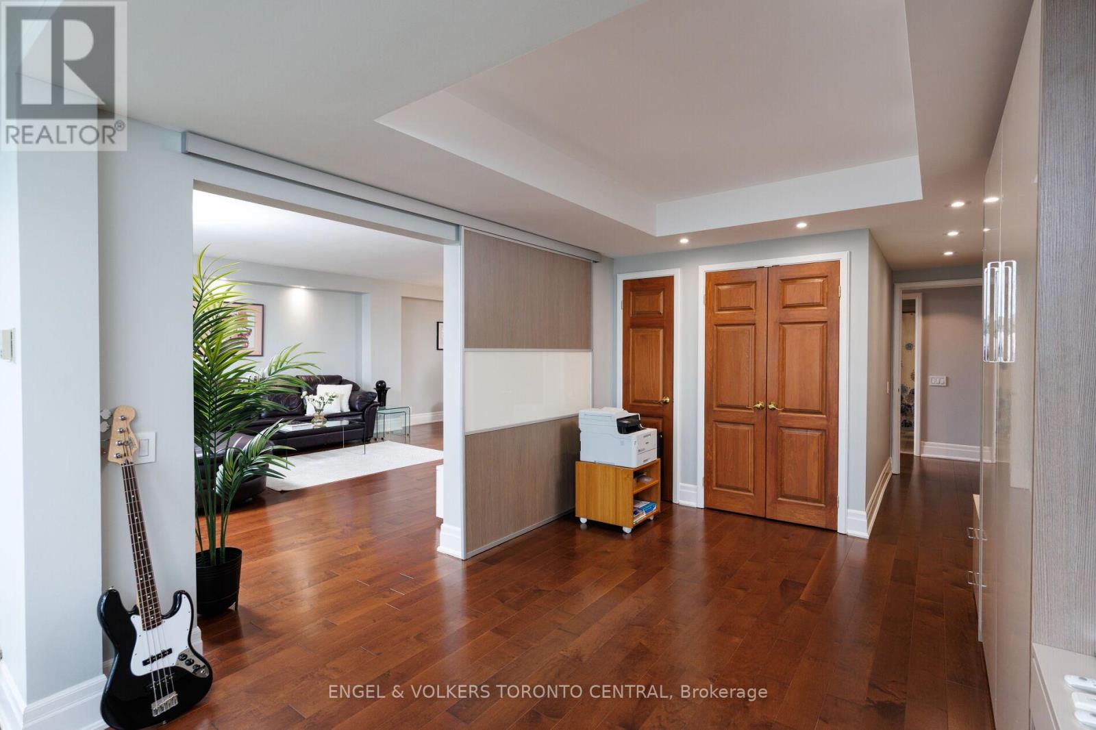 803e - 460 Queens Quay Way W, Toronto, Ontario  M5V 2Y5 - Photo 31 - C12998144