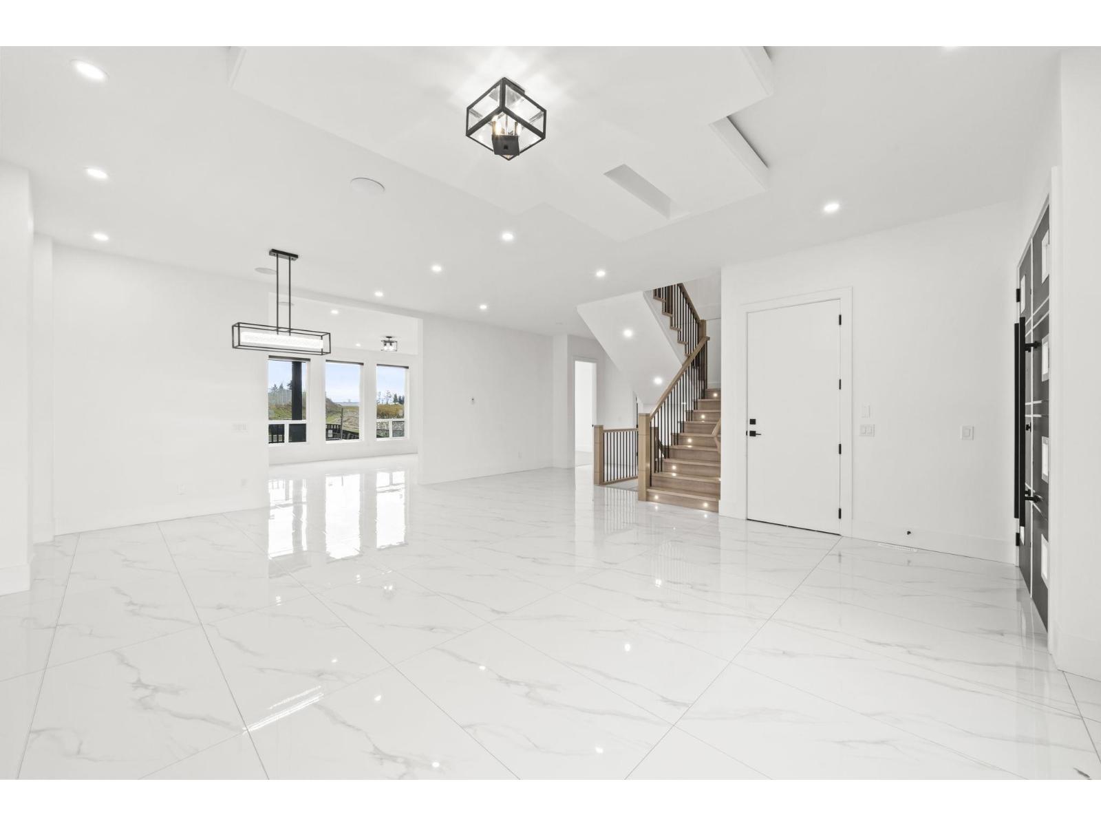 2540 Terminal Court, Abbotsford, British Columbia  V4X 1L9 - Photo 4 - R3111183