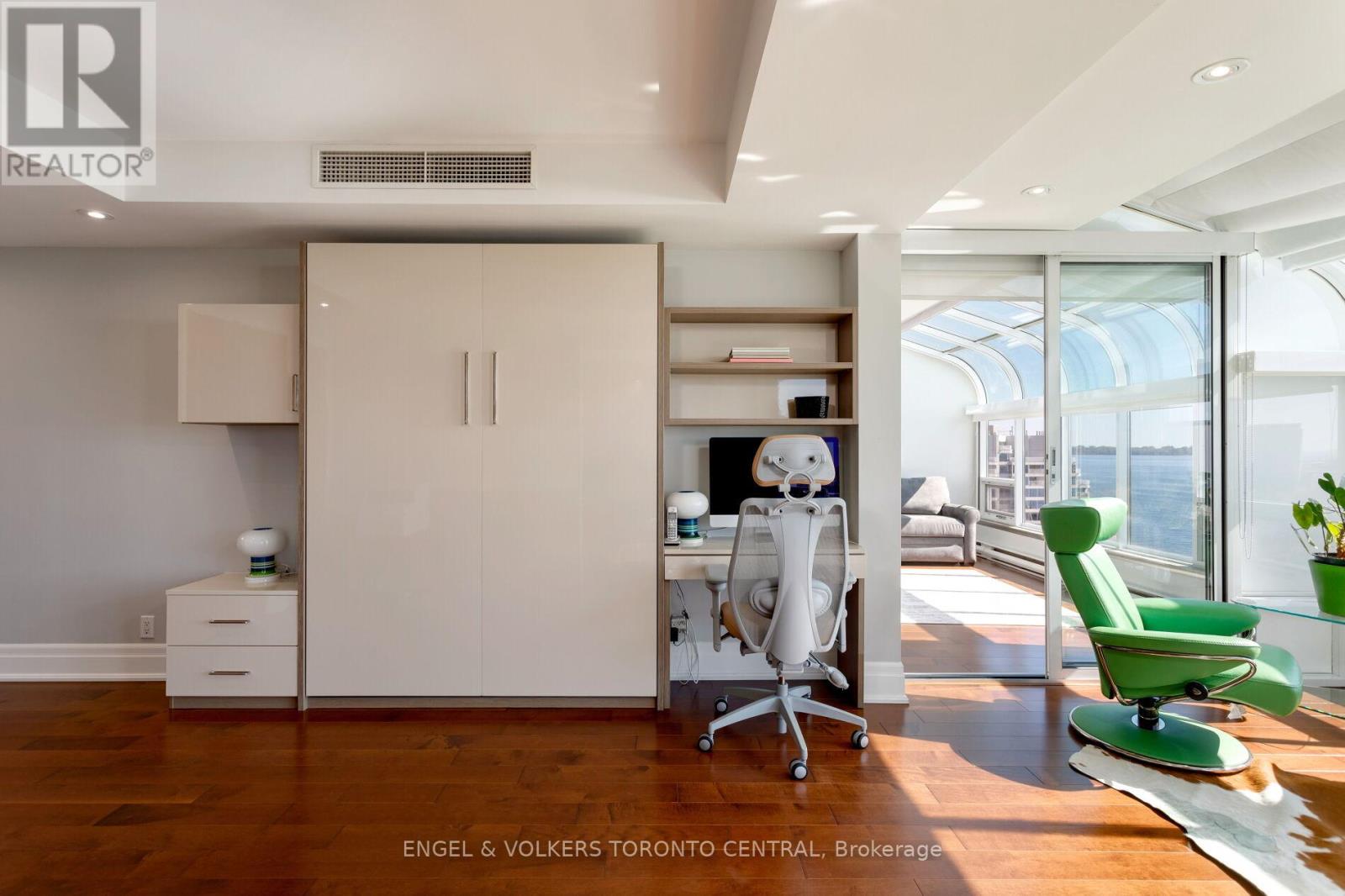 803e - 460 Queens Quay Way W, Toronto, Ontario  M5V 2Y5 - Photo 33 - C12998144