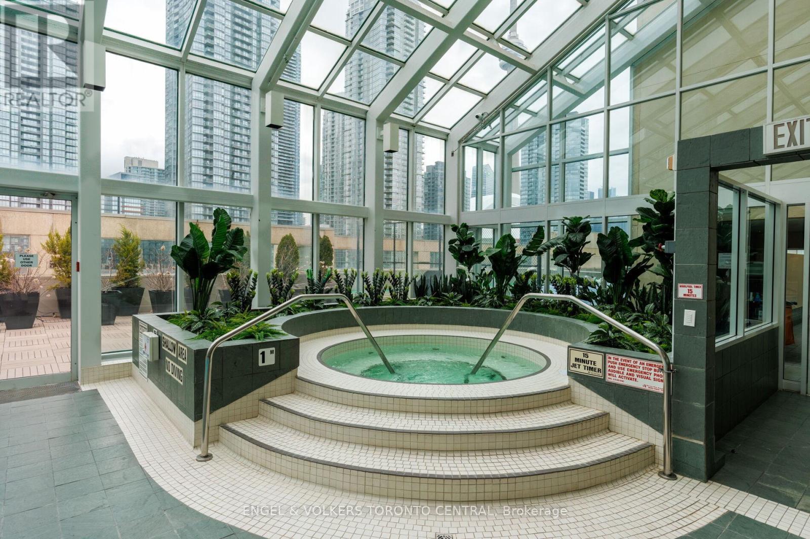 803e - 460 Queens Quay Way W, Toronto, Ontario  M5V 2Y5 - Photo 38 - C12998144