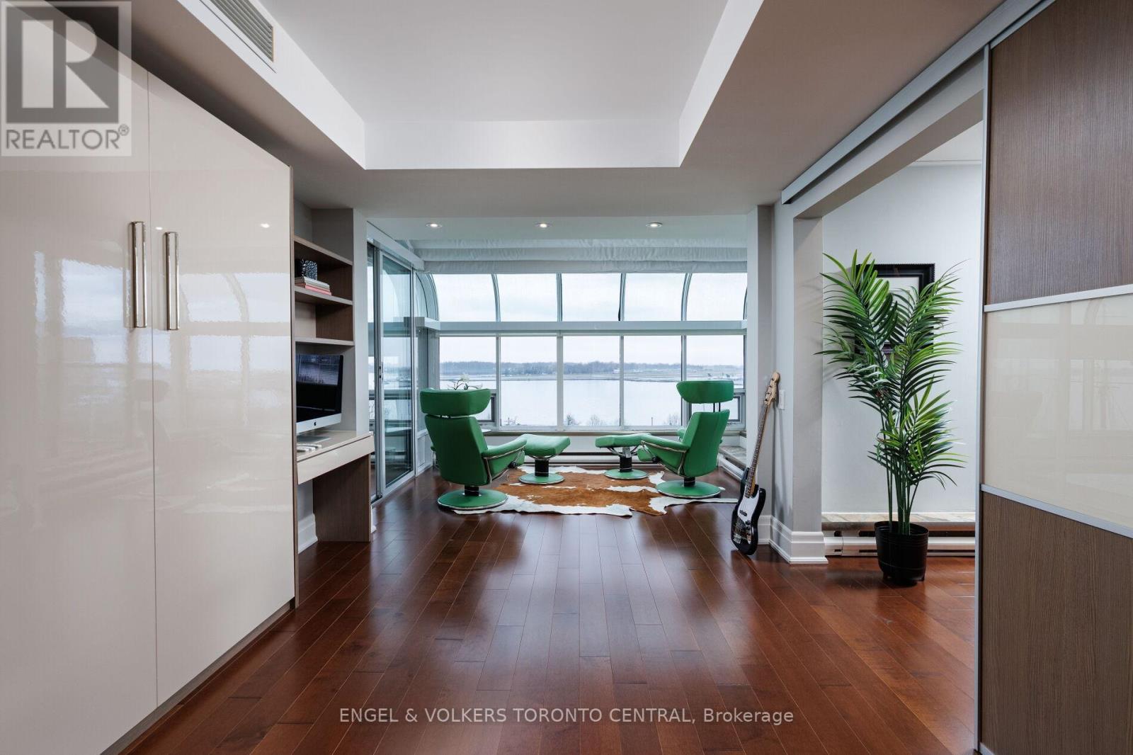 803e - 460 Queens Quay Way W, Toronto, Ontario  M5V 2Y5 - Photo 32 - C12998144