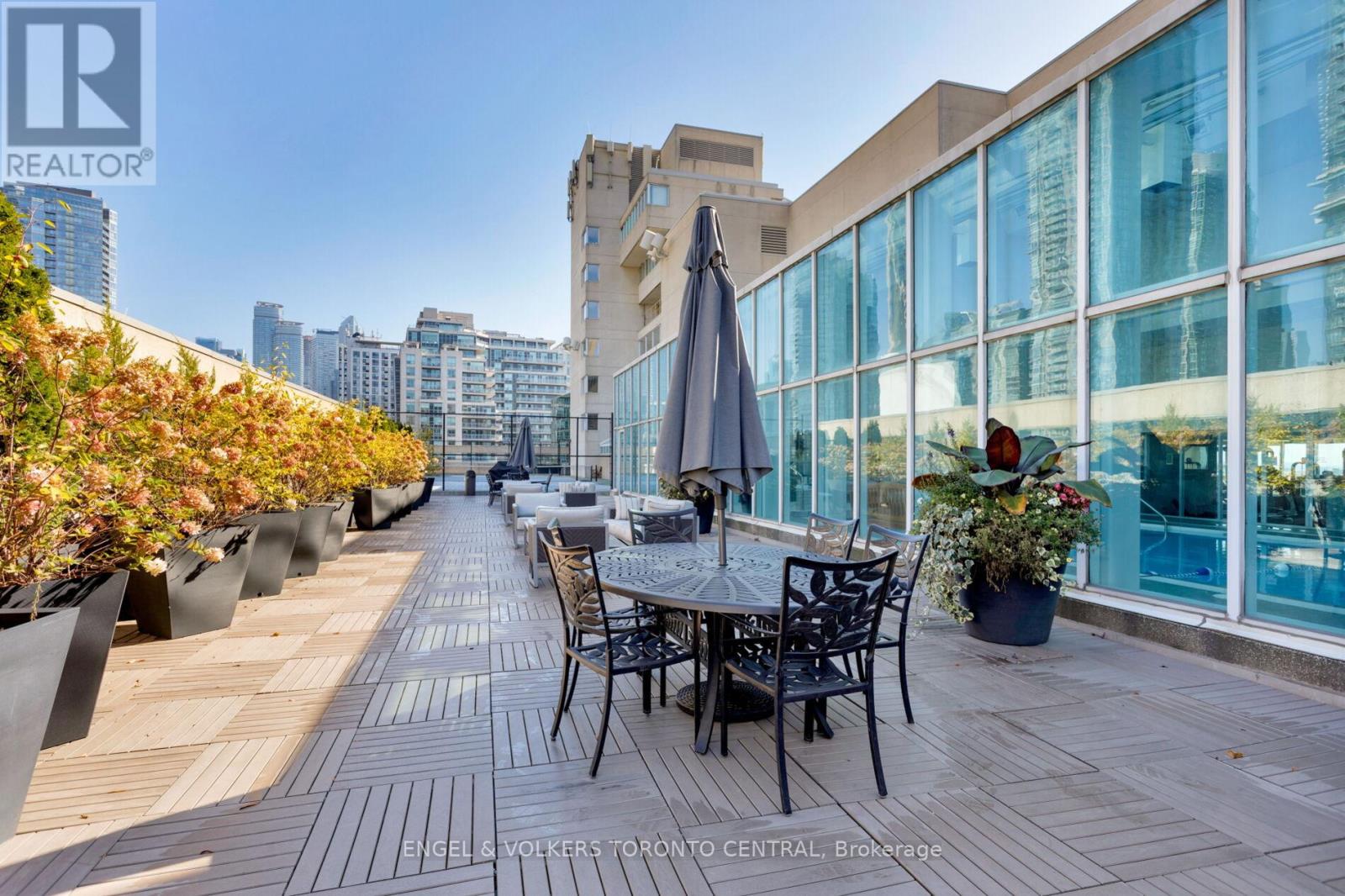 803e - 460 Queens Quay Way W, Toronto, Ontario  M5V 2Y5 - Photo 46 - C12998144