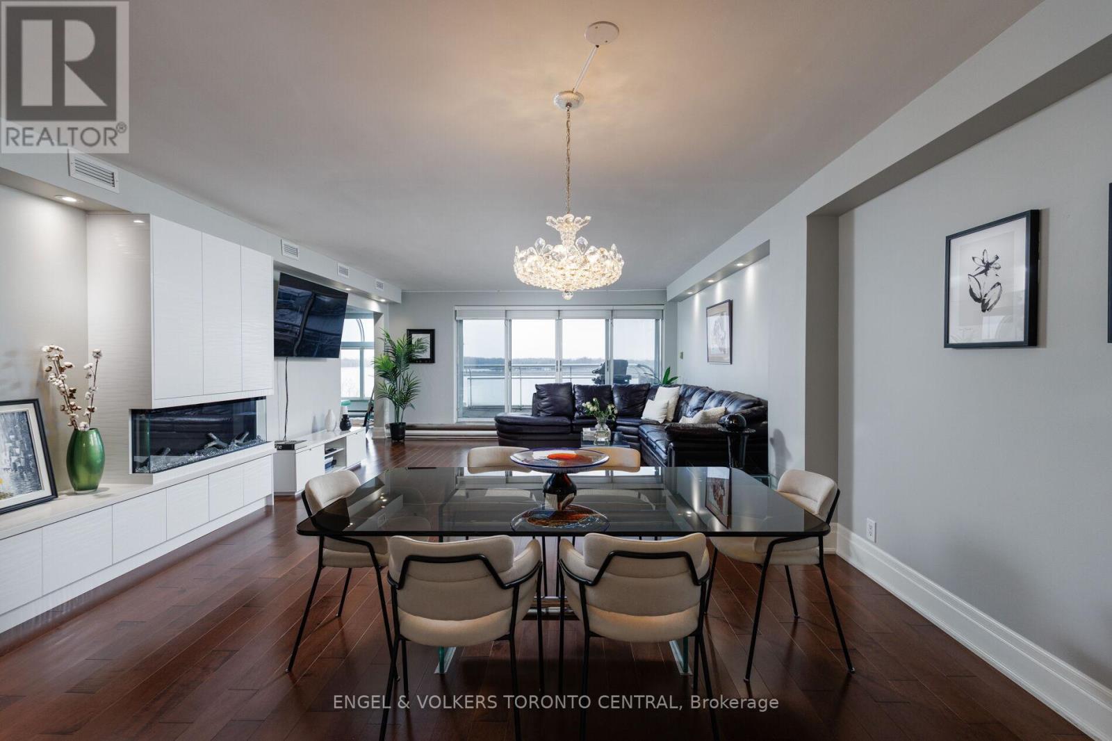 803e - 460 Queens Quay Way W, Toronto, Ontario  M5V 2Y5 - Photo 9 - C12998144