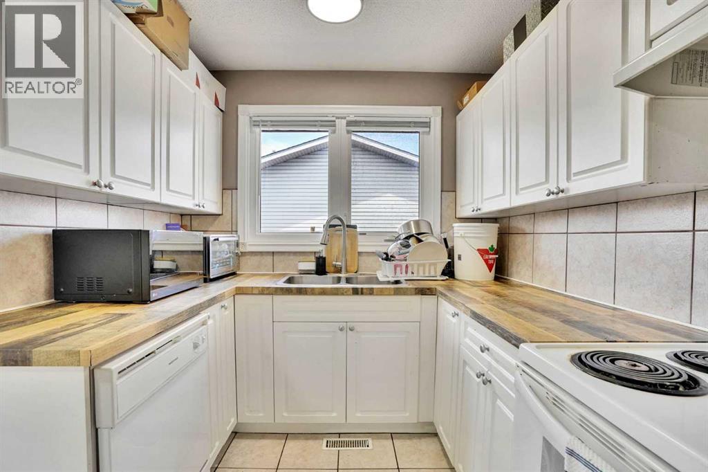 1004 Penrith Crescent Se, Calgary, Alberta  T2A 2H7 - Photo 10 - A2301823