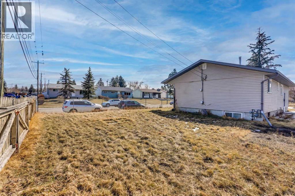 1004 Penrith Crescent Se, Calgary, Alberta  T2A 2H7 - Photo 18 - A2301823