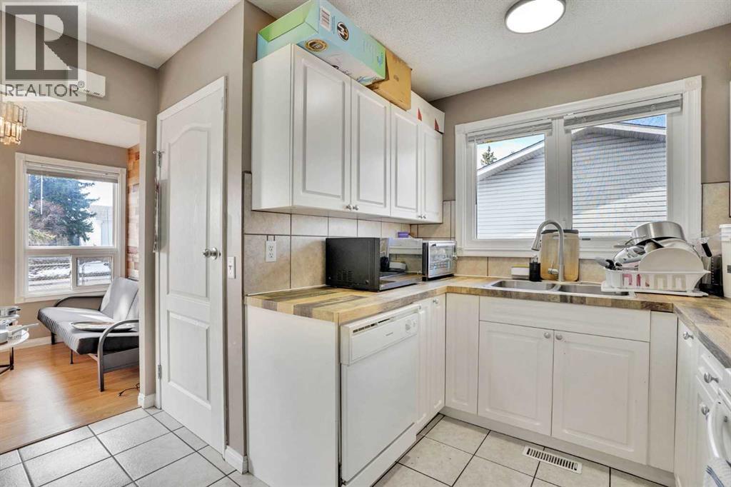 1004 Penrith Crescent Se, Calgary, Alberta  T2A 2H7 - Photo 9 - A2301823