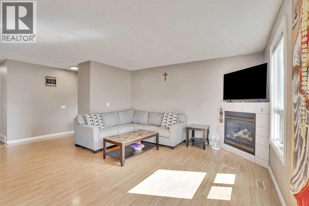 1004 Penrith Crescent Se, Calgary, Alberta  T2A 2H7 - Photo 6 - A2301823