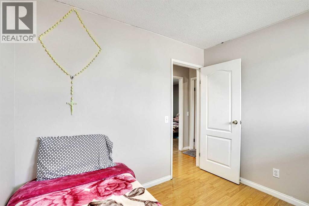 1004 Penrith Crescent Se, Calgary, Alberta  T2A 2H7 - Photo 13 - A2301823