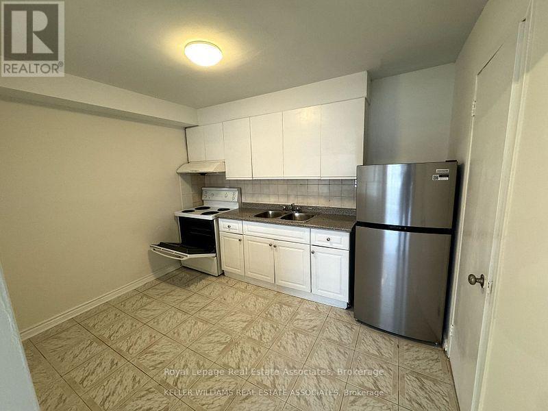 1 - 3071 Hurontario Street, Mississauga, Ontario  L5A 4E4 - Photo 5 - W13014732