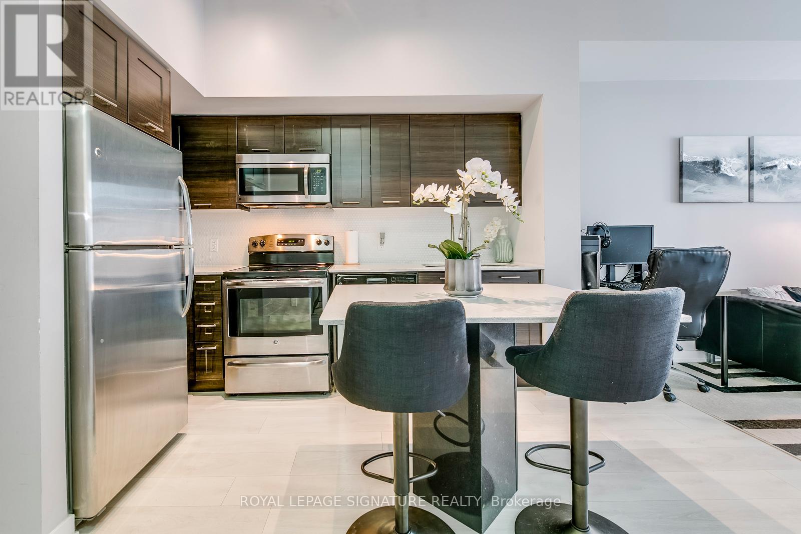 1907 - 2212 Lake Shore Boulevard W, Toronto, Ontario  M8V 0C2 - Photo 4 - W13014776