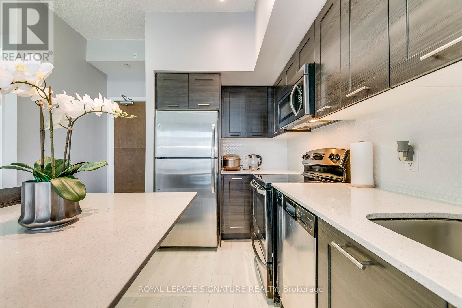 1907 - 2212 Lake Shore Boulevard W, Toronto, Ontario  M8V 0C2 - Photo 5 - W13014816