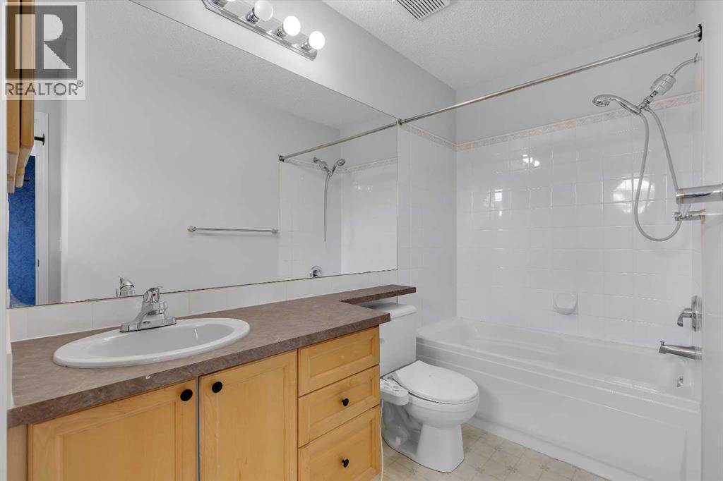 27 Country Hills Cove Nw, Calgary, Alberta  T3K 5G8 - Photo 13 - A2297949