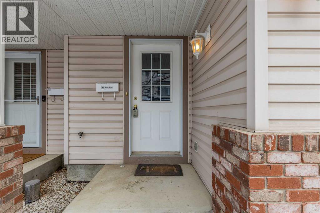 27 Country Hills Cove Nw, Calgary, Alberta  T3K 5G8 - Photo 2 - A2297949