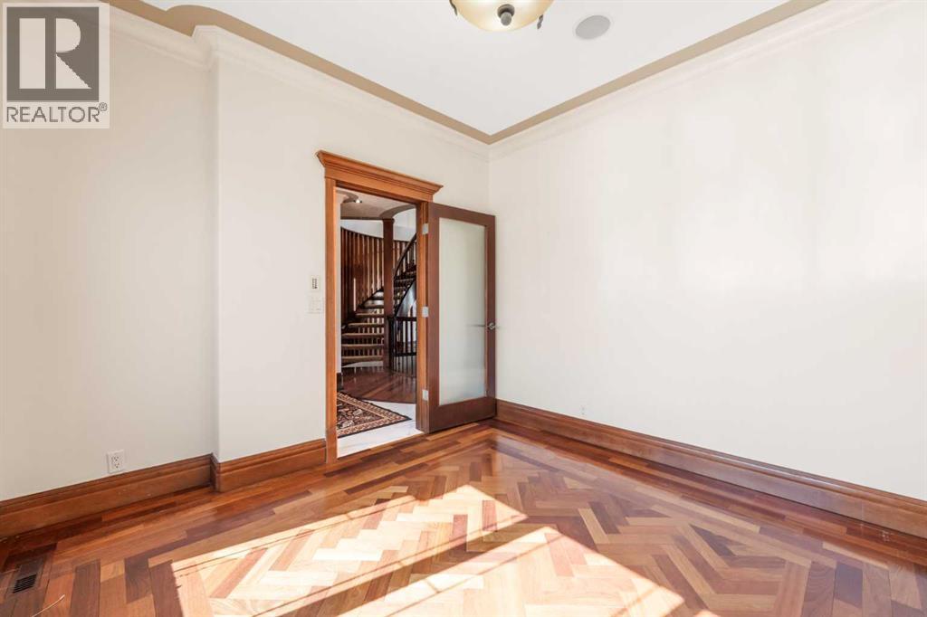 8 Coulee Park Sw, Calgary, Alberta  T3H 5J5 - Photo 7 - A2299481