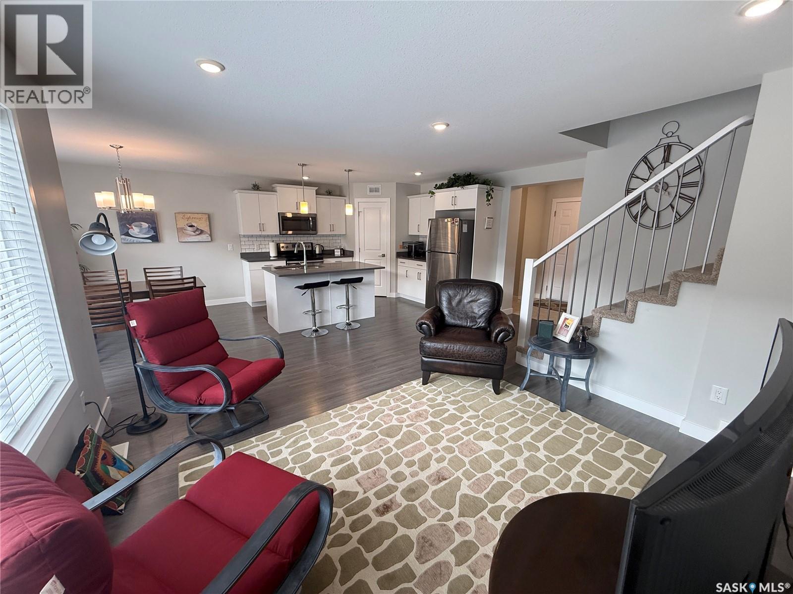 1061 Kolynchuk Crescent, Saskatoon, Saskatchewan  S7T 0V7 - Photo 9 - SK033286