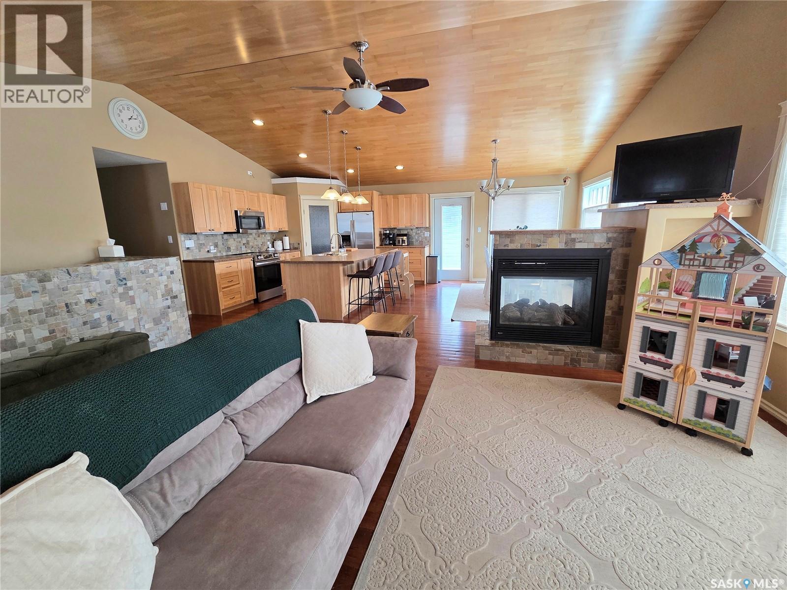 214 5th Street, Milestone, Saskatchewan  S0G 3L0 - Photo 4 - SK033113