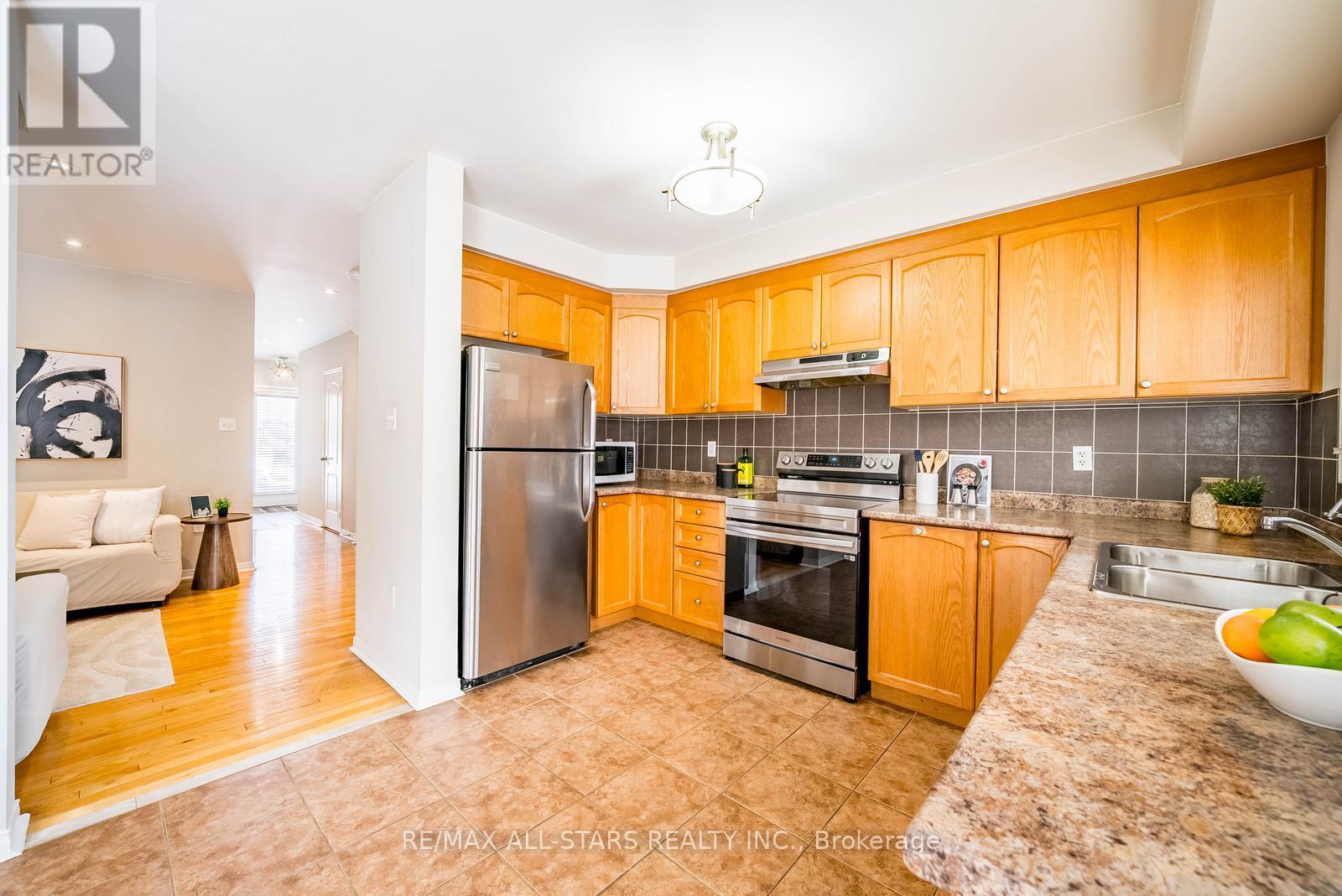 280 Sandale Road, Whitchurch-Stouffville, Ontario  L4A 0Y4 - Photo 12 - N12826986