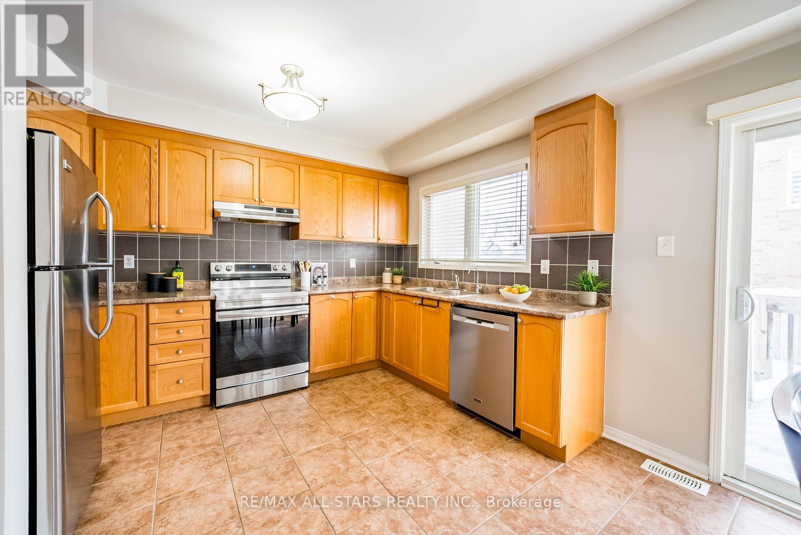 280 Sandale Road, Whitchurch-Stouffville, Ontario  L4A 0Y4 - Photo 10 - N12826986